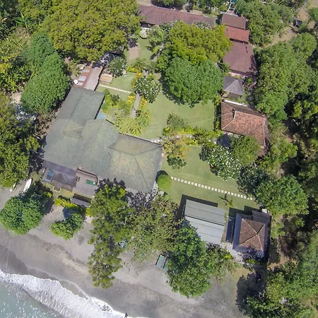 Reef Seen Divers' Resort