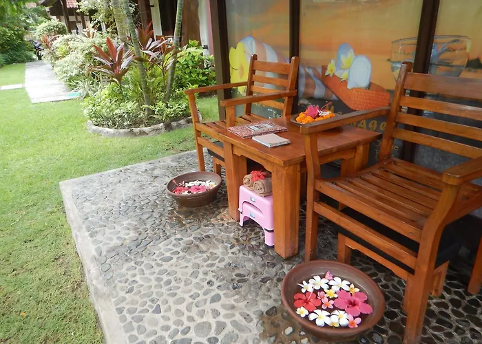 Reef Seen Divers' Resort *